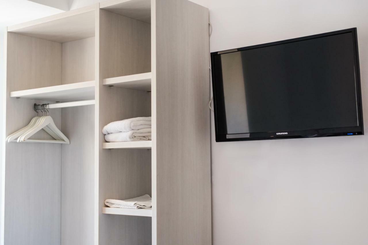 Hostal Ribas Lloret de Mar Luaran gambar